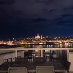 아파트 Valletta Bastion View & Penthouse With Heated Jacuzzi