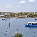 Valletta Bastion View & Penthouse With Heated Jacuzzi