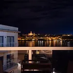 Valletta Bastion View & Penthouse With Heated Jacuzzi * Sliema
