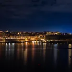 Valletta Bastion View & Penthouse With Heated Jacuzzi 公寓 *