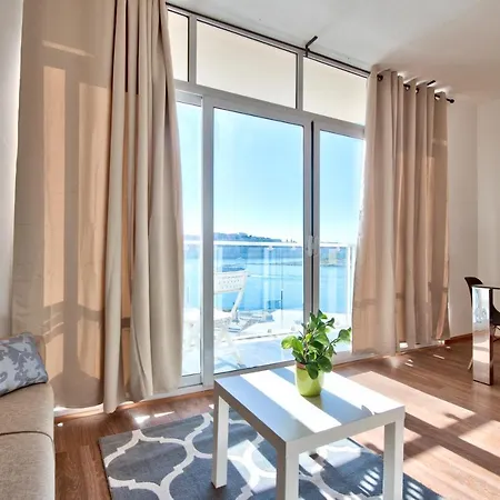 Apartamento Bastions Seaview And Duplex Penthouse In By Shortletsmalta Sliema