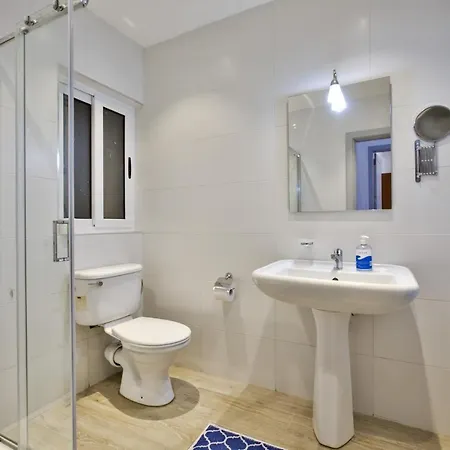 Valletta Bastion View & Penthouse With Heated Jacuzzi شقة