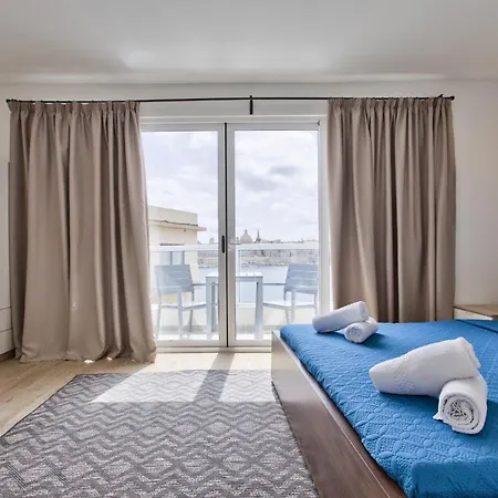 Valletta Bastion View And Penthouse In Apartmán *