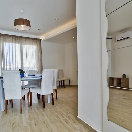 Valletta Bastion View & Penthouse With Heated Jacuzzi Sliema