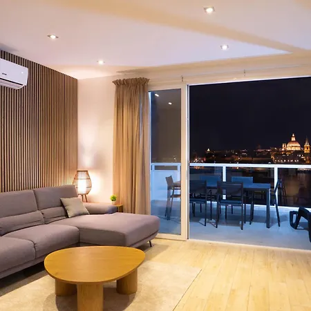 Valletta Bastion View & Penthouse With Heated Jacuzzi Sliema