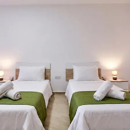 Valletta Bastion View & Penthouse With Heated Jacuzzi Sliema
