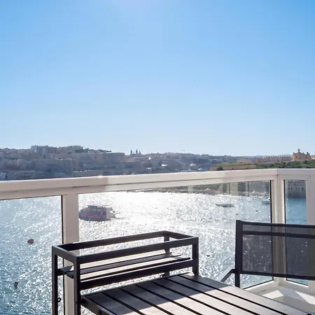 Valletta Bastion View & Penthouse With Heated Jacuzzi