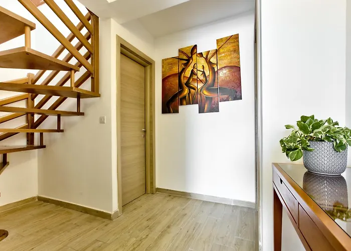 Valletta Bastion View And Penthouse In Apartamento *