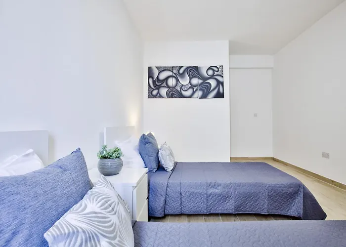 Valletta Bastion View And Penthouse In Apartamento