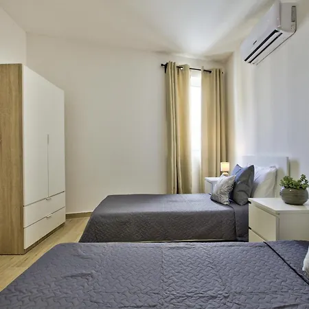 Valletta Bastion View And Penthouse In דירה *