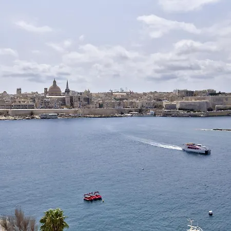 Valletta Bastion View And Penthouse In